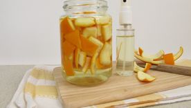 Las cáscaras de naranja potencian el poder limpiador del vinagre. Foto: Pinterest Las cáscaras de naranja potencian el poder limpiador del vinagre. Foto: Pinterest