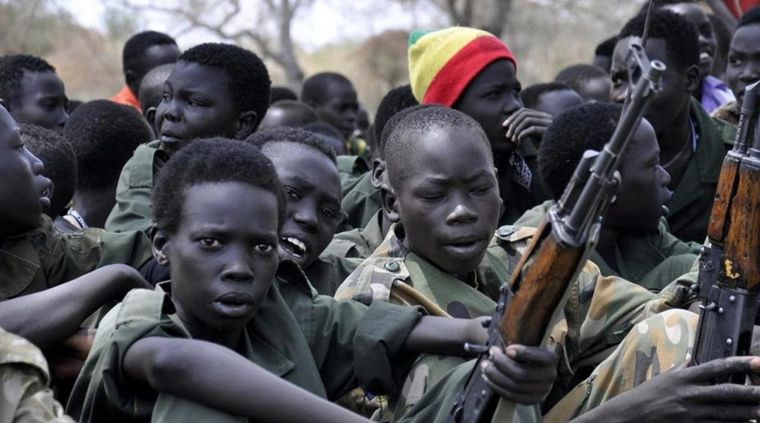 Niños soldado habrían masacrado a 160 civiles. Foto: TheSparrowNews.