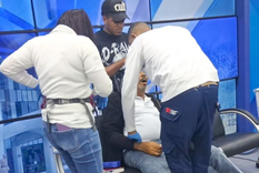 Un dirigente gremial estaba en un programa en vivo, cuando sufrió un infarto. Un dirigente gremial estaba en un programa en vivo, cuando sufrió un infarto.