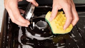 Los productos que ya tenemos en la cocina pueden ser desengrasantes para la estufa. Los productos que ya tenemos en la cocina pueden ser desengrasantes para la estufa.