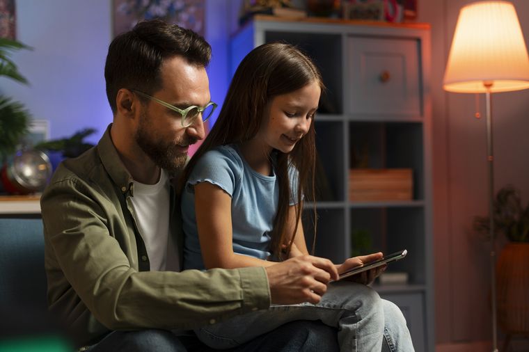 Netflix tiene una amplia variedad del películas para el día del padre. Fuente: Freepik.