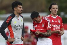 Fideo jugó su último partido en suelo portugués y no pudo evitar contener la tristeza por perder la final. Foto: EFE Fideo jugó su último partido en suelo portugués y no pudo evitar contener la tristeza por perder la final. Foto: EFE
