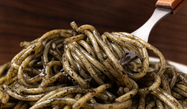 Del mar a tu plato: espagueti con salsa de tinta de calama Foto: Shutterstock