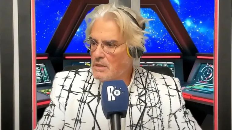 Roberto Pettinato en el streaming. Roberto Pettinato en el streaming.