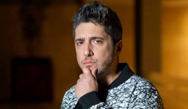 Jey Mammon cruzó a Laura Ubfal.