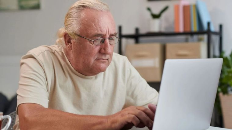 La generación Silver está integrada por personas de más de 55 años que han decidido mantenerse activas a nivel de empleo y buscan ser valoradas por sus aportes a la organización. 