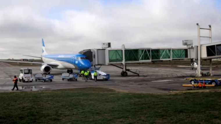 Se normalizaron las operaciones en el aeropuerto de Bahía Blanca tras el trágico temporal que causó al menos 10 muertes en esa ciudad. Foto: Gentileza