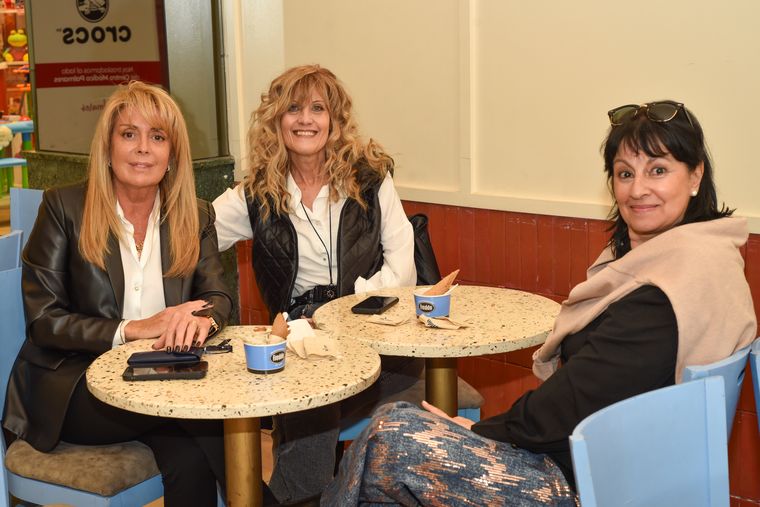 Marcela Fajardo, Patricia Vanini y Andrea Ávila. Marcela Fajardo, Patricia Vanini y Andrea Ávila.