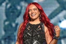 Foto: https://www.cosmopolitan.com/es/famosos/noticias-famosos/a41885989/karol-g-trasero-piscina/