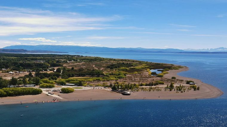 El pueblo que tiene un microclima propio y aves vistosas. El pueblo que tiene un microclima propio y aves vistosas.