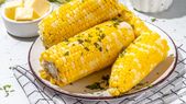 Dale un toque argentino a tu mesa con esta receta de choclo hervido con manteca cremosa y fácil. Dale un toque argentino a tu mesa con esta receta de choclo hervido con manteca cremosa y fácil.