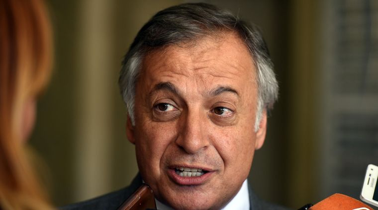 Síntomas El funcionario comenzó asintomático y luego sintió algunos efectos del virus. Foto: ALF PONCE MERCADO / MDZ