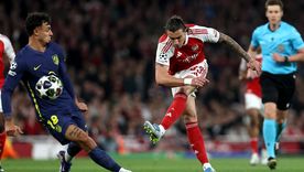 Arsenal y Atlético de Madrid juegan la revancha de las semifinales en Londres.