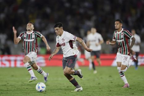 Lanús se quedó con la serie ante Fluminense en el Maracaná. Lanús se quedó con la serie ante Fluminense en el Maracaná.