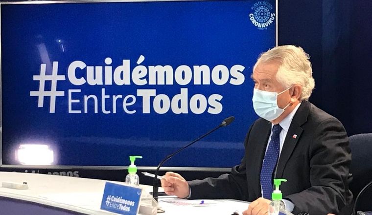 Ministro de Salud, Enrique Paris.