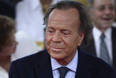 todos los idiomas que habla julio iglesias