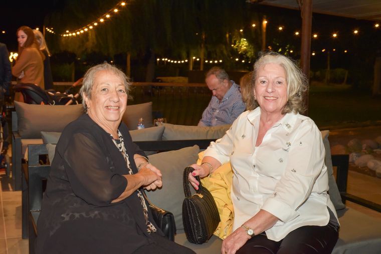 Martha Casé y María Angélica Pignato. Martha Casé y María Angélica Pignato.