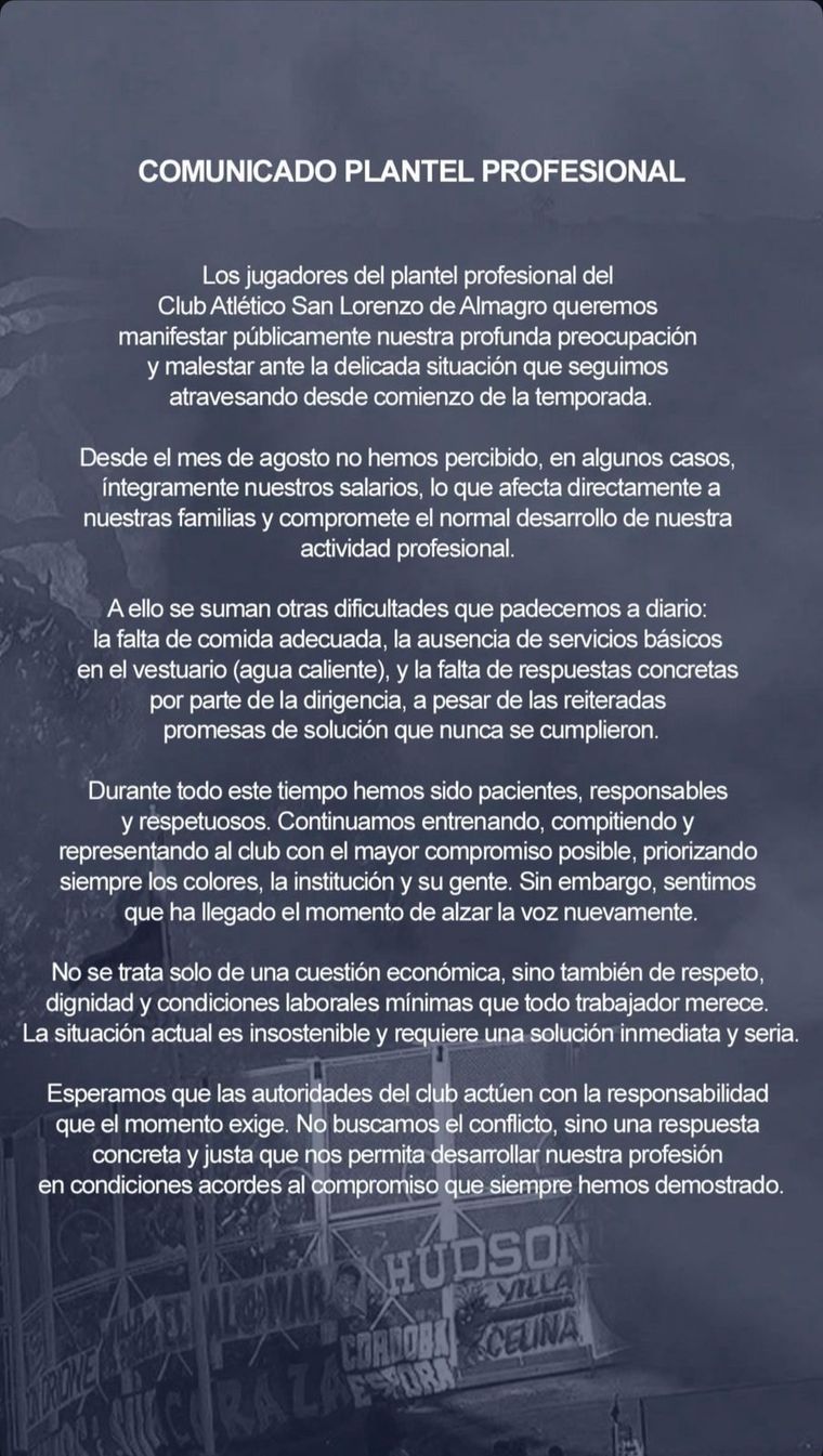 El mensaje de los jugadores, que se viralizó rápidamente en redes sociales, profundiza la crisis institucional que atraviesa San Lorenzo. El mensaje de los jugadores, que se viralizó rápidamente en redes sociales, profundiza la crisis institucional que atraviesa San Lorenzo.