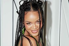 Foto: https://www.excelsior.com.mx/funcion/y-la-musica-ahora-rihanna-incursionara-en-productos-para-cabello-con-fenty-hair/1528225