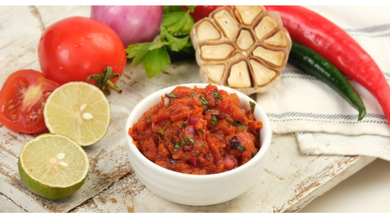 El azúcar en la receta ayuda a equilibrar y suavizar el impacto del picante. El azúcar en la receta ayuda a equilibrar y suavizar el impacto del picante.