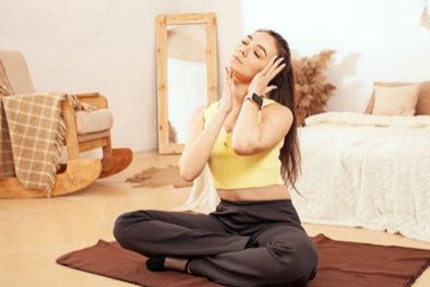 MDZol | Esta postura de pilates te hará dormir bien Foto: Shutterstock