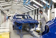 fotos y videos: comenzo la produccion en serie del peugeot 208 ii