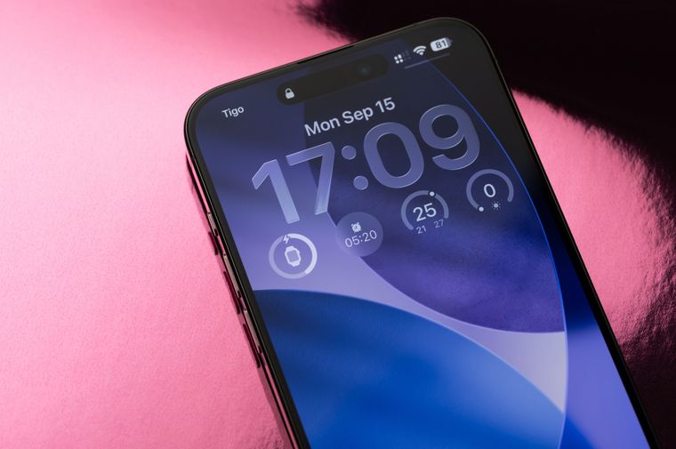 La versión actual de iOS permite ajustar la transparencia del efecto Liquid Glass, marcando un paso hacia una experiencia más personalizada en Apple. La versión actual de iOS permite ajustar la transparencia del efecto Liquid Glass, marcando un paso hacia una experiencia más personalizada en Apple.