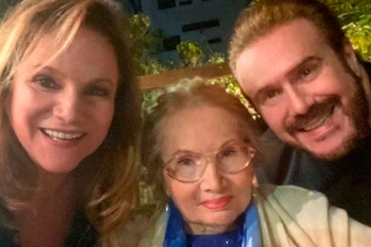 Los hermanos Galán están preocupados por la salud de su madre, quien sufrió un ACV el domingo.