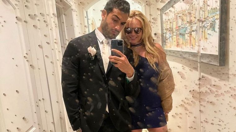 Sam Asghari El tierno guiño. Foto: @samasghari