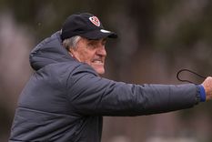 Hugo Tocalli habló de la salida de Carlos Tevez. Foto: @independiente Hugo Tocalli habló de la salida de Carlos Tevez. Foto: @independiente