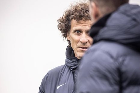 Diego Forlán asumió como entrenador de Uruguay y prepara sus primeras decisiones al frente del seleccionado. Diego Forlán asumió como entrenador de Uruguay y prepara sus primeras decisiones al frente del seleccionado.