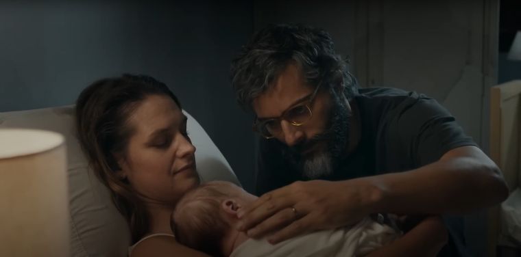 La película está en Netflix. La película está en Netflix.