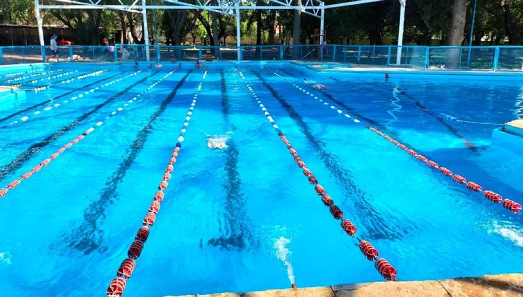 Municipios y clubes ya preparan su temporada de verano con distintas opciones de piletas. Municipios y clubes ya preparan su temporada de verano con distintas opciones de piletas.