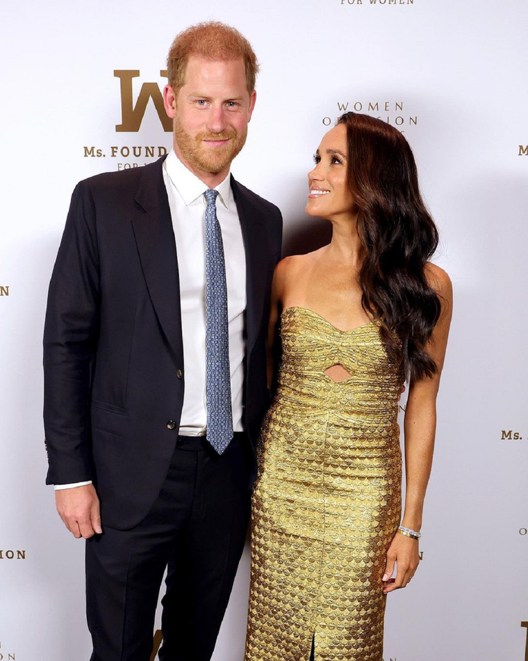 El príncipe Harry y Meghan Markle en la alfombra roja de Women of Vision Awards. Foto: Kevin Mazur/ Getty