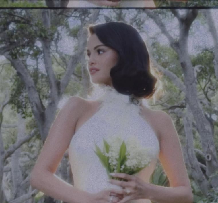 El look de boda de Selena Gomez: toda una princesa moderna.