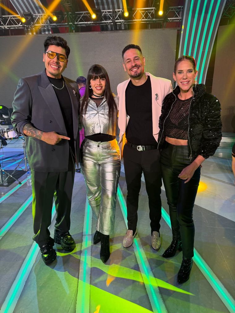 Marcela Baños junto a la cantante Antho Mattei y Rodrigo Tapari. Marcela Baños junto a la cantante Antho Mattei y Rodrigo Tapari.