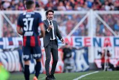 Eduardo Domínguez apuntó contra el arbitraje de Rey Hilfer. Foto: Fotobaires Eduardo Domínguez apuntó contra el arbitraje de Rey Hilfer. Foto: Fotobaires