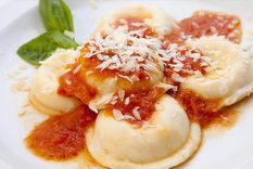 Preparar sorrentinos en casa no solo es posible, sino que puede convertirse en una experiencia culinaria memorable.&nbsp;