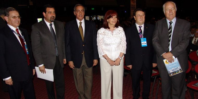 Edgardo Fernández, Carlos Ciurca, Víctor Fayad, Silvia Lemos, Miguel Navarro y Pedro Llorente, a momentos de la inauguración del encuentro. Foto: Federico Croce/MDZ
