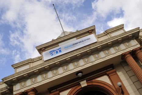 El imponente edificio de Aguas Mendocinas. Foto: Pachy Reynoso/MDZ