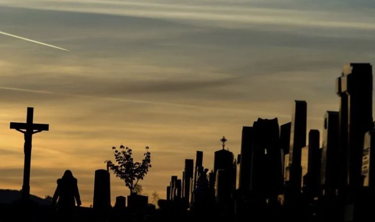 Varias decenas de tumbas han sido profanadas en Austria, el robo sería el motor. Foto Efe