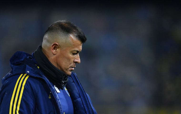 Almirón y una llamativa decisión en Boca tras la derrota con Tigre Foto: Télam