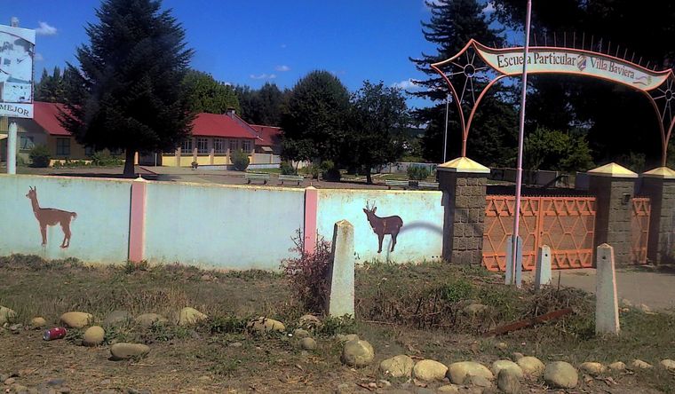 La escuela Villa Baviera, de la Colonia Dignidad. Foto: Wikipedia.