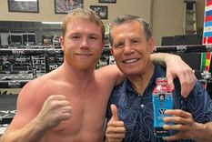 Julio César Chávez y Canelo Álvarez son el antes y el después del boxeo mexicano. Foto: Twitter @Jcchavez115
