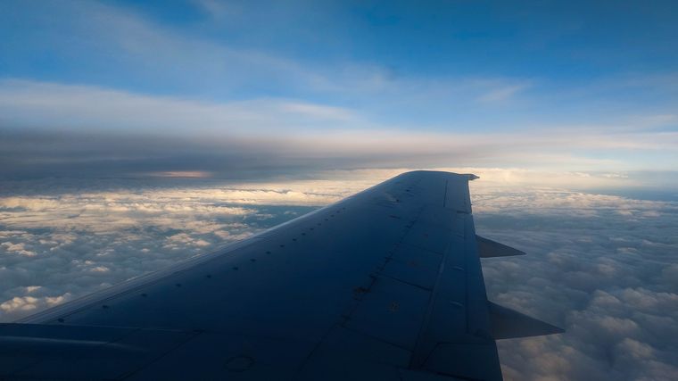 Para viajar al Mundial 2026 desde Argentina, el pasaje aéreo aparece como el gasto más alto. Para viajar al Mundial 2026 desde Argentina, el pasaje aéreo aparece como el gasto más alto.
