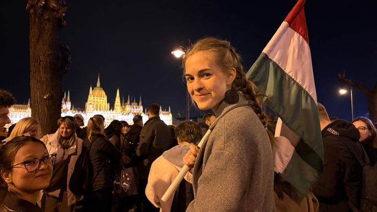 En Budapest se respiraba un ambiente de total sensación de que el domingo por la noche se estaba haciendo historia. En Budapest se respiraba un ambiente de total sensación de que el domingo por la noche se estaba haciendo historia.