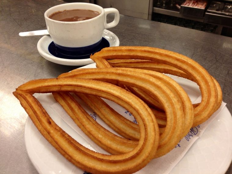 Churros con chocolate Una receta para hacer en pocos minutos en tu casa Foto: LWY