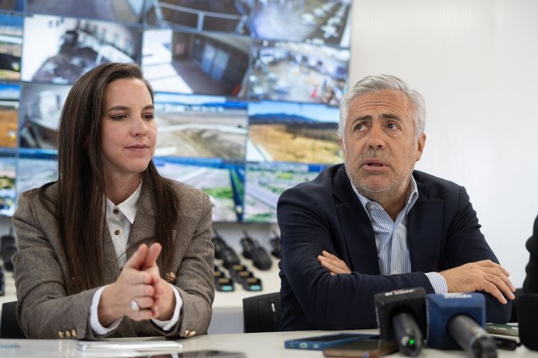 Alfredo Cornejo junto a la ministra Mercedes Rus. Alfredo Cornejo junto a la ministra Mercedes Rus.