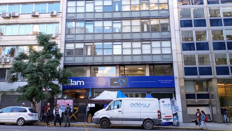 Dudas alrededor de los trabajadores de Télam y su posible reincorporación a RTA. Foto: ALF PONCE MERCADO / MDZ