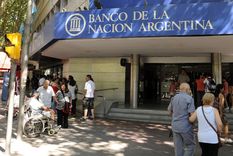 El Banco Nación informó que los fondos debitados por error serán acreditados este lunes en las cuentas de los clientes